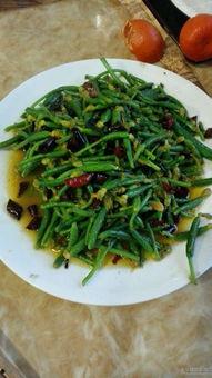 孙子吃瓜的样子,孙子吃瓜的悠闲时光