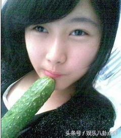 吃瓜美少女情侣,吃瓜美少女情侣的甜蜜日常