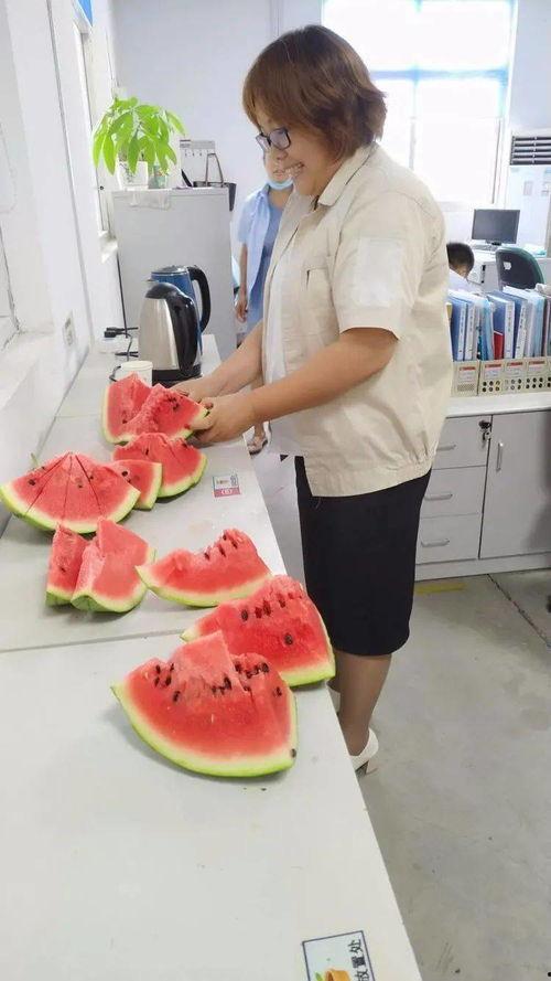 吃瓜擦擦擦,揭秘娱乐圈幕后故事