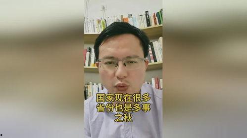 喝着娃哈哈吃瓜,瓜香四溢的夏日时光