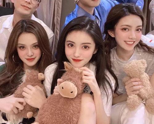 亲闺女吃瓜,揭秘娱乐圈幕后真相