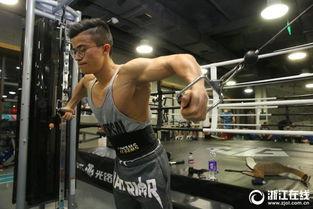 吃瓜健美冠军,揭秘健身界的新星传奇