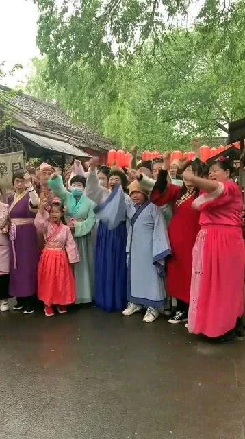 演吃瓜群众表演,一场精彩绝伦的演吃瓜表演